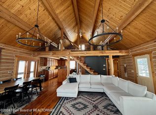 90 Ramblin Hills Rd, Thayne, WY 83127