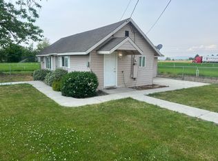 112 1/2 N Elm St, Grandview, WA 98930