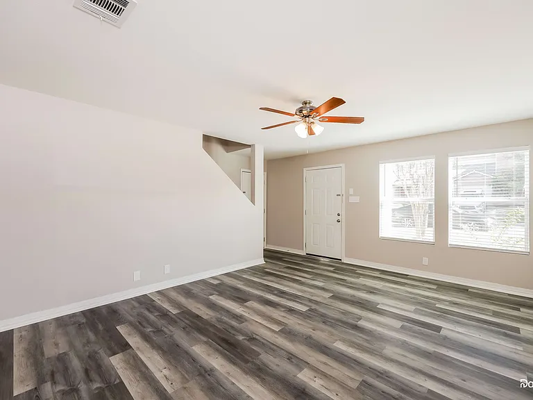 307 Mallow Grv — Photo 5