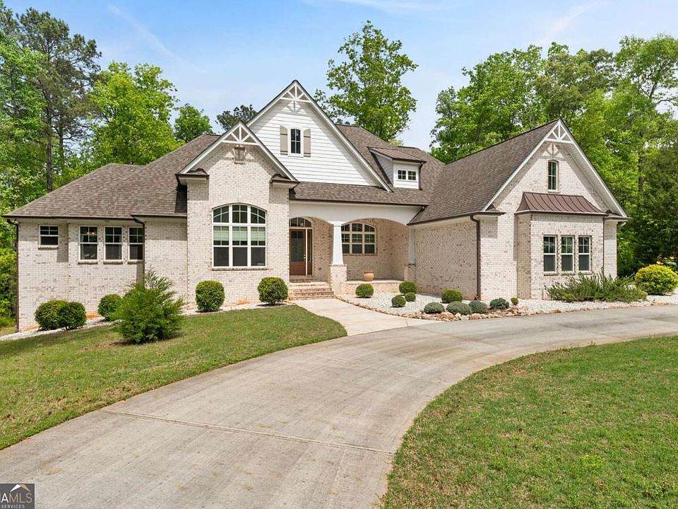 1st image of 210 Darwish Dr