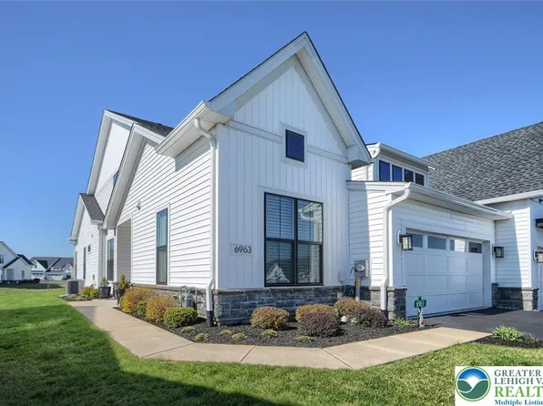 6963 Maple Dr, Bath, PA 18014