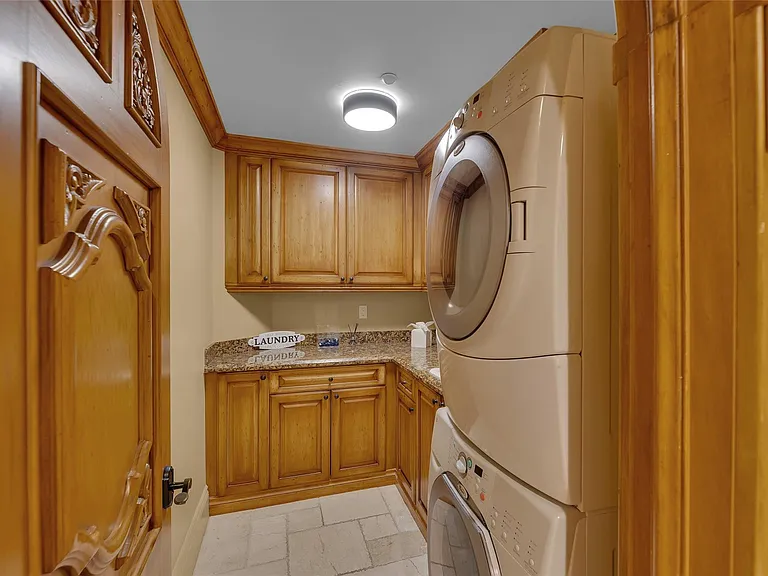 1011 Rhodes Villa Ave — Photo 97