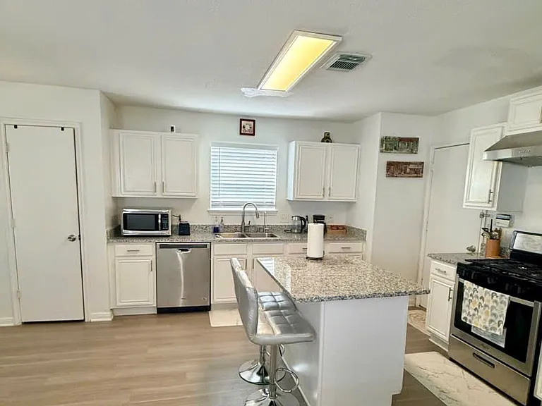 15106 Blue Creek Ranch Dr — Photo 4