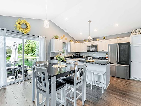 5th image of 4618 Edinburgh Ct