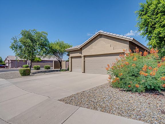 3rd image of 1026 S Valle Verde