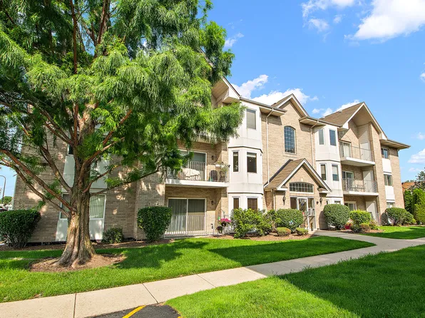 5311 W Mint Julip Dr APT 301, Alsip, IL 60803