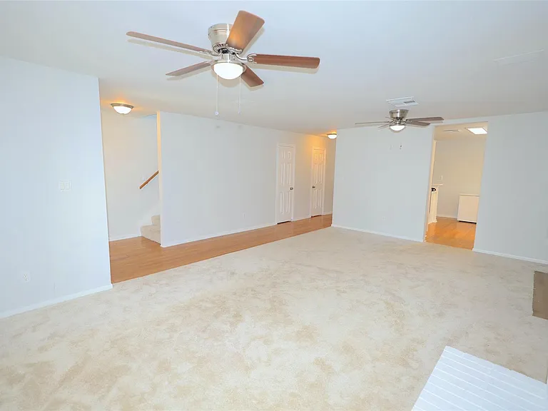 3229 Continental Dr — Photo 4