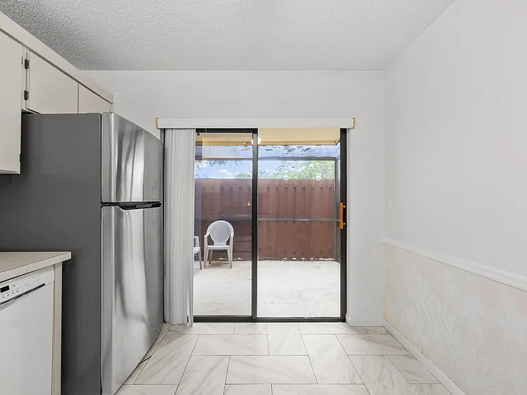 8019 SE Villa Cir — Photo 8