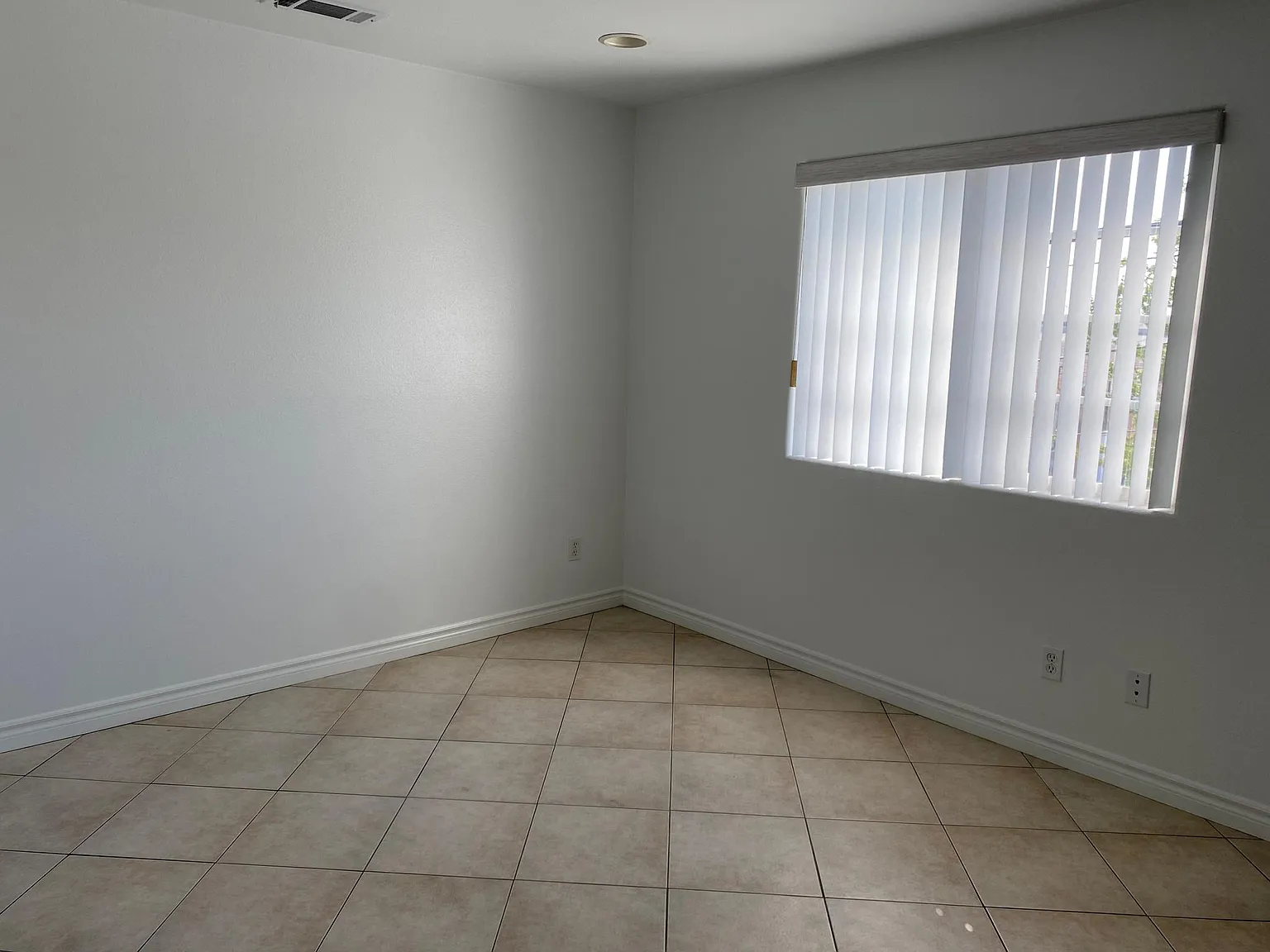 2 bed, 853 sqft, $2,200 — Photo 3