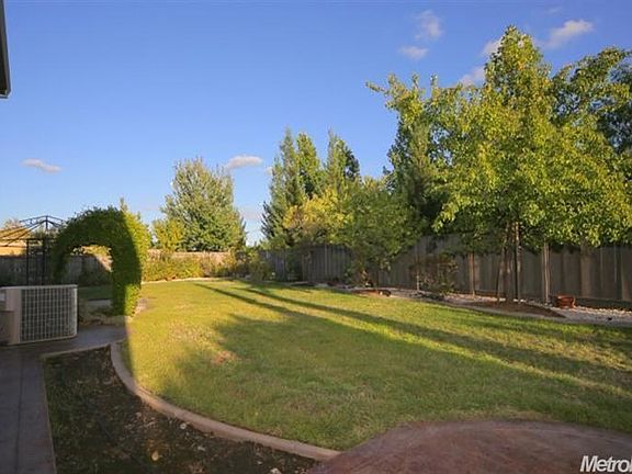 4th image of 232 Sagemoor Ct