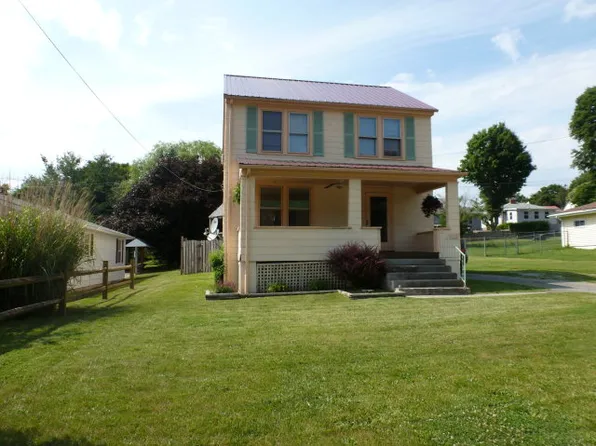 1022 W Cumberland Rd, Bluefield, WV 24701
