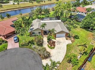 118 SW 100th Ter, Coral Springs, FL 33071