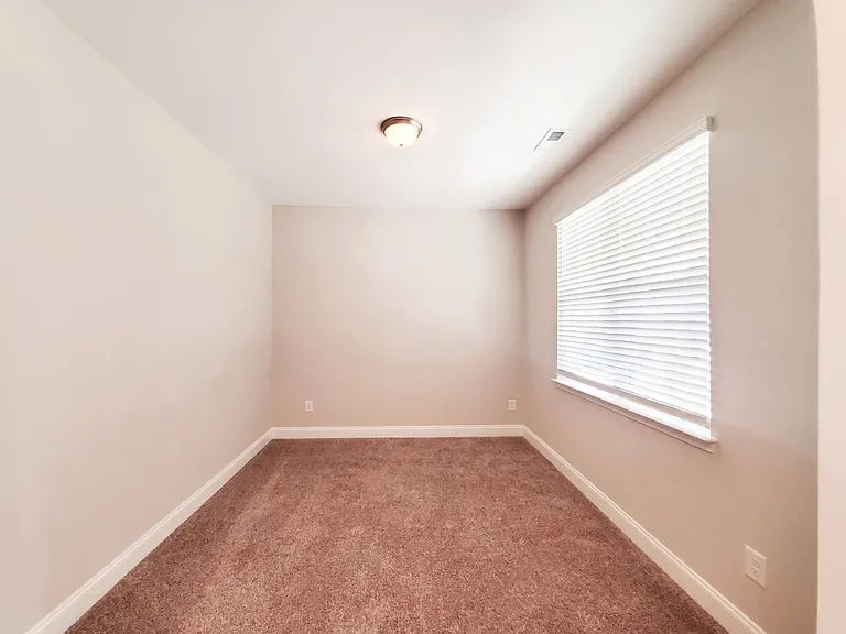 2115 Mannington Dr — Photo 13