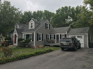 29 Woodland Rd, North Smithfield, RI 02896