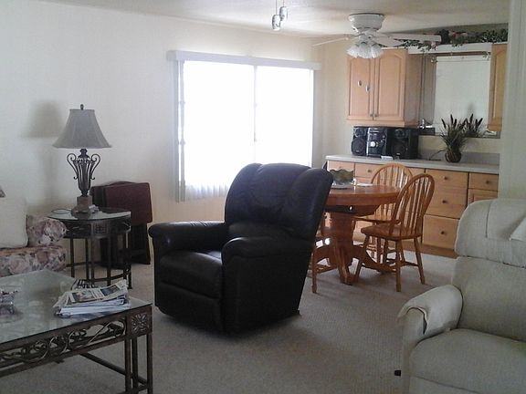 4th image of 555 Parkwood Ave