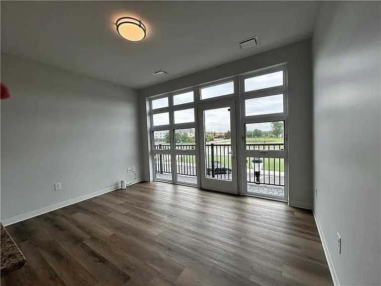 215 Miller Ave — Photo 6