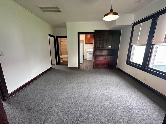5th image of 3511 Forrest Ave