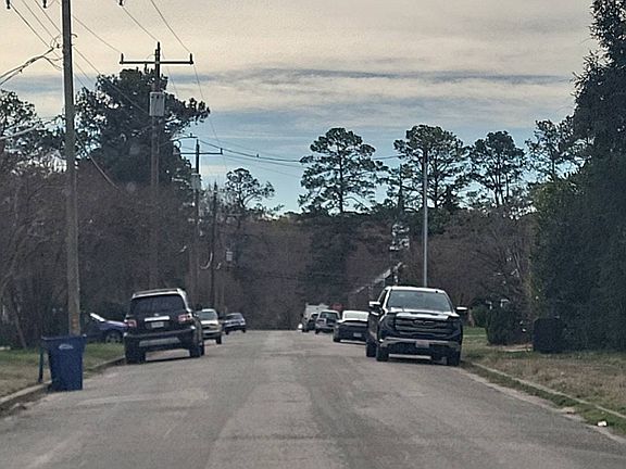 4th image of 1830 Sherwood Rd