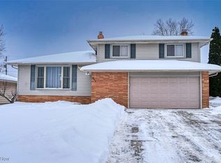 2909 Bowmen Ln, Parma, OH