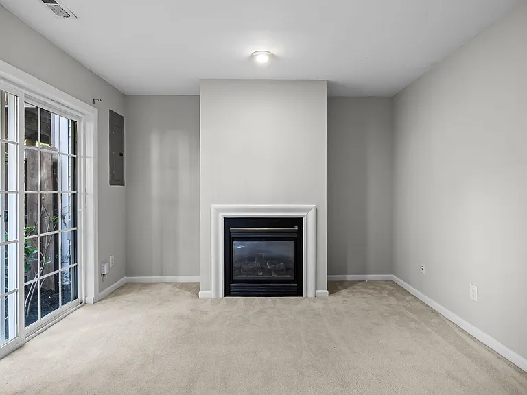 4718 Longhill Ln — Photo 8