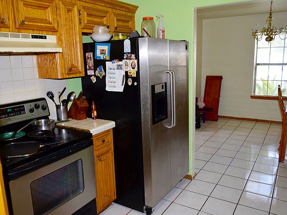 4th image of 615 Mesquital Ave