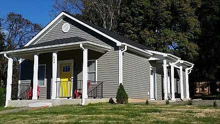 Side view with 2 Entrances