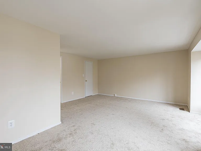 18728 Nathans Pl — Photo 17