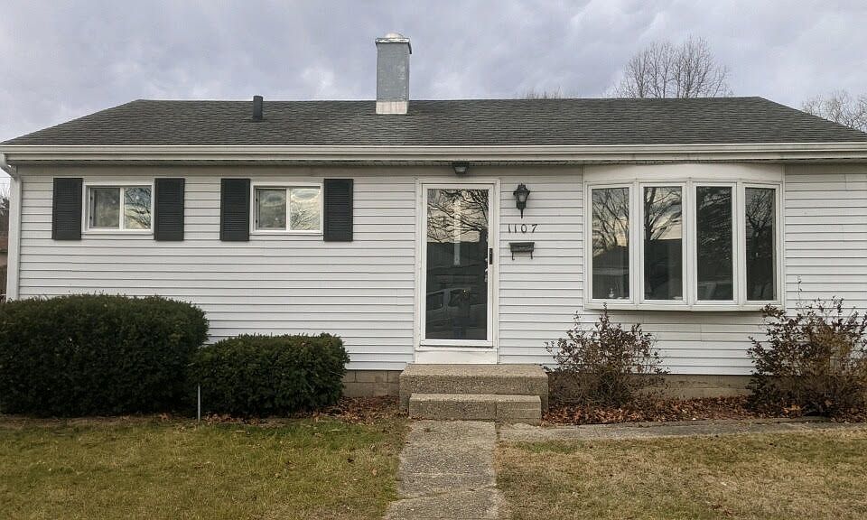 1st image of 1107 Canterbury Dr