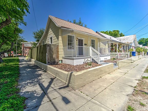 3rd image of 1002 E 15th Ave