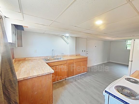4th image of 949 Washington Ave Unit C