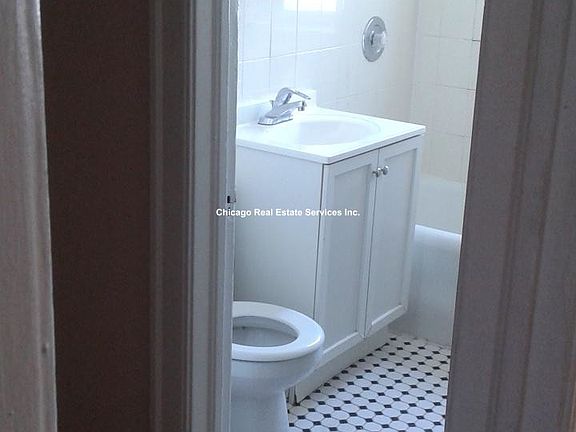 4th image of 1145 W Morse Ave