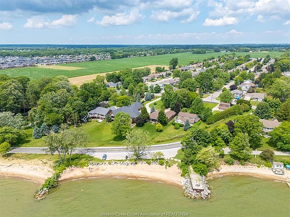 3rd image of 501 Lake Dr