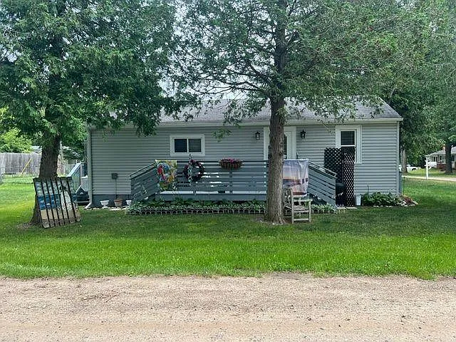 7153 Cedar Rd — Photo 3