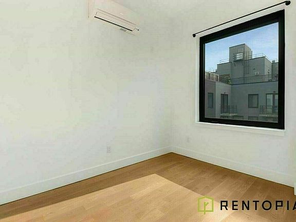 4th image of 125 Borinquen Pl #746
