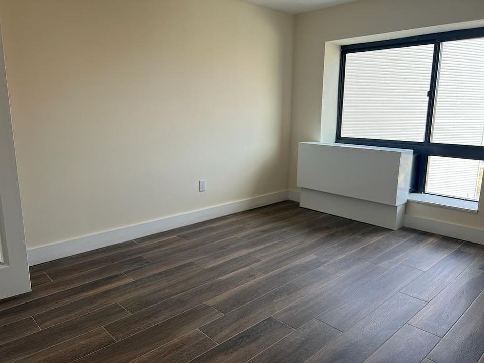 2nd image of 2438 Lyvere St #6D