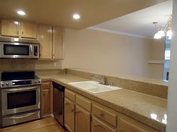 3rd image of 2085 Wente Way