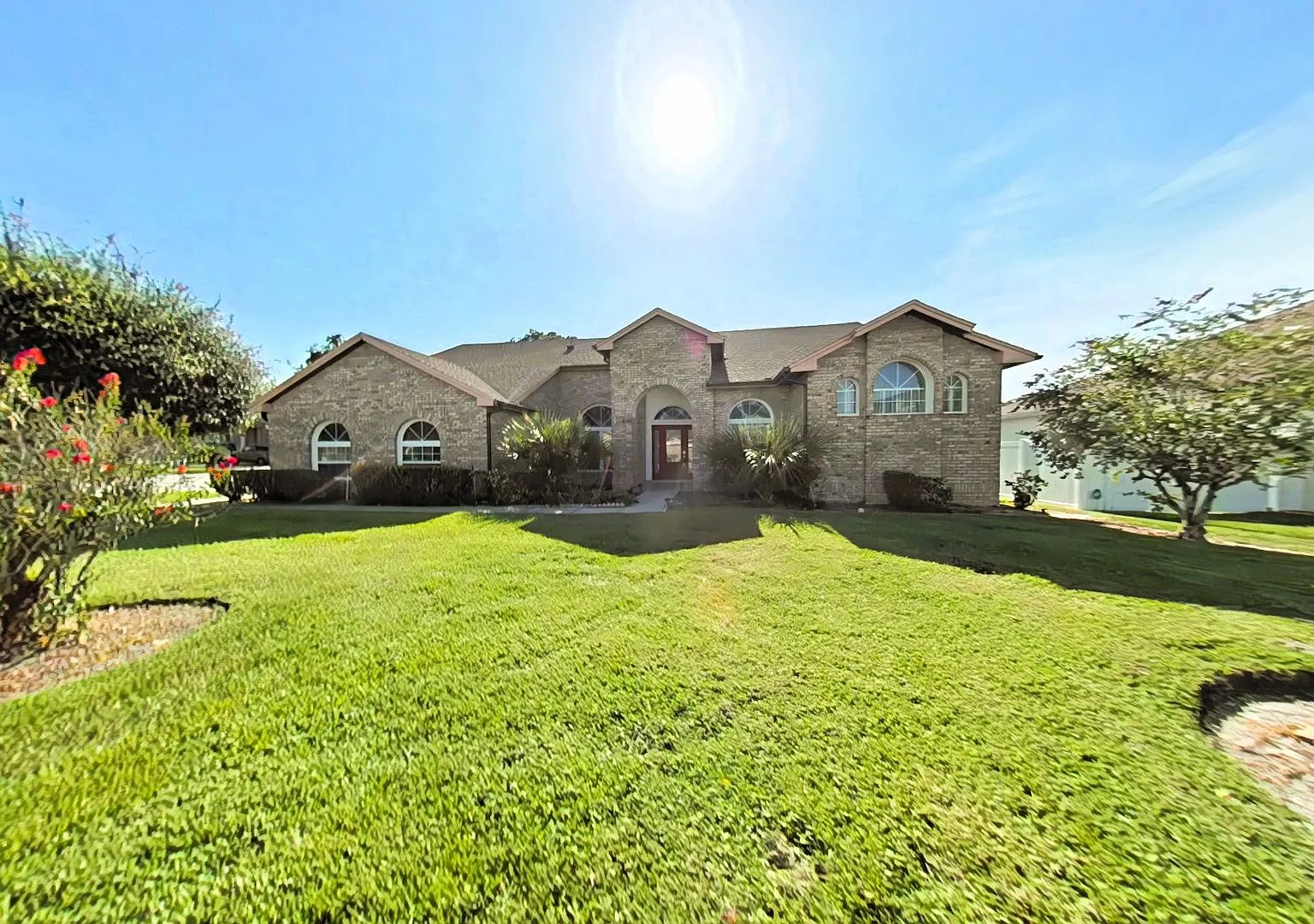 Renovated and Spacious 4-bedroom, 2-bathroom Home in the Heart of Orlando! — Photo 1