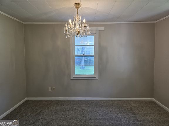 4th image of 404 E Moore St