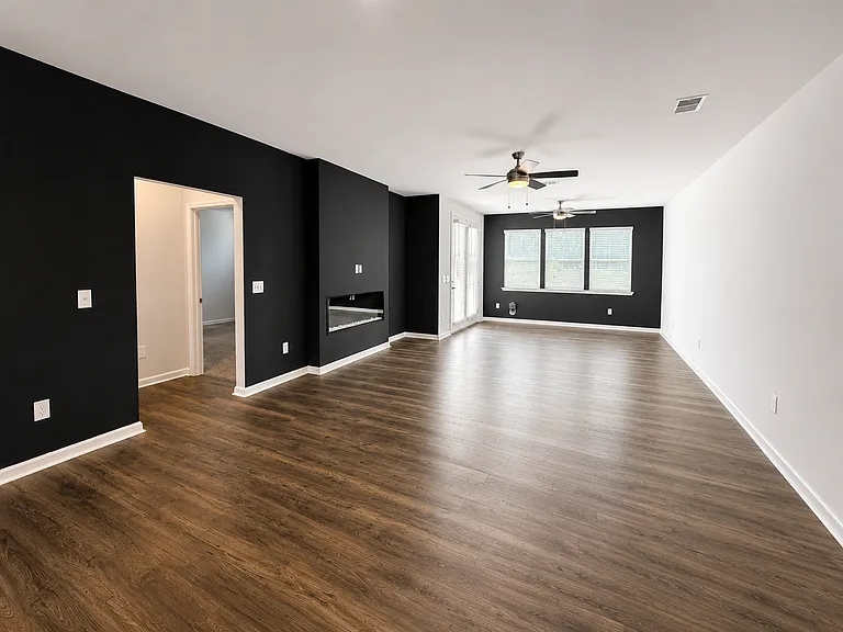 717 Isleworth Ln — Photo 6