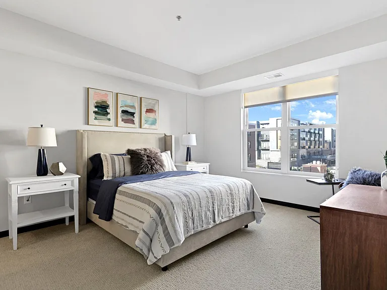 The Shoreham Apartments — Photo 65
