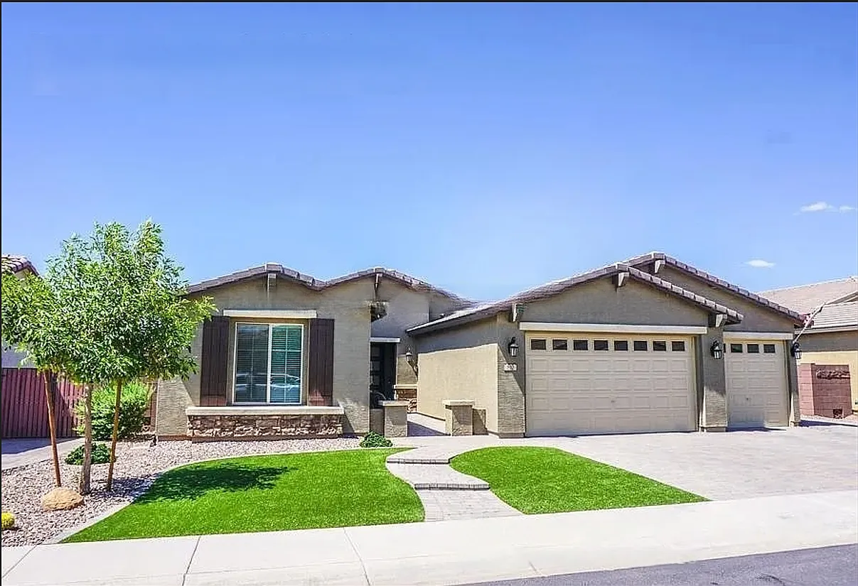 4 bed, 2200 sqft, $3,250 — Photo 1