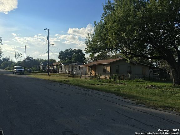 5th image of 839 Sterling Dr