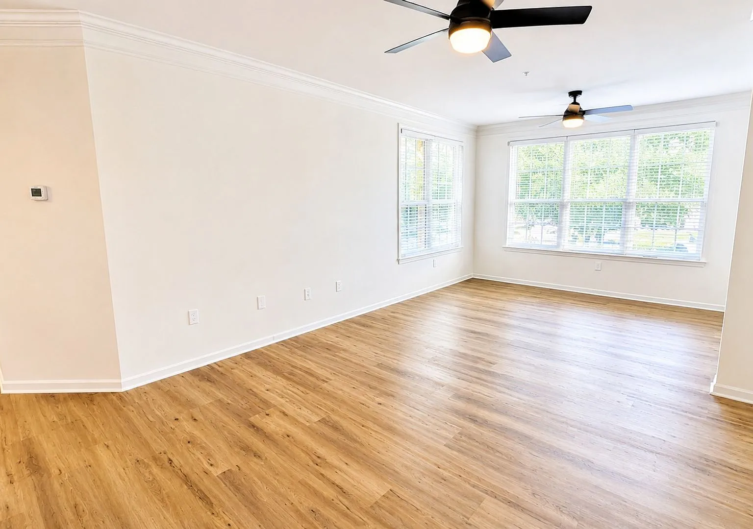 Updated 2BR/2BA Condo in Palmer Ranch New Flooring, Fresh Paint & Resort-Style Amenities — Photo 2