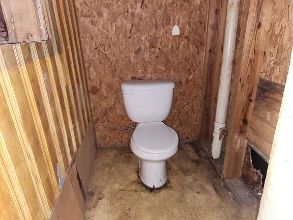 5th image of 107 McArthur St