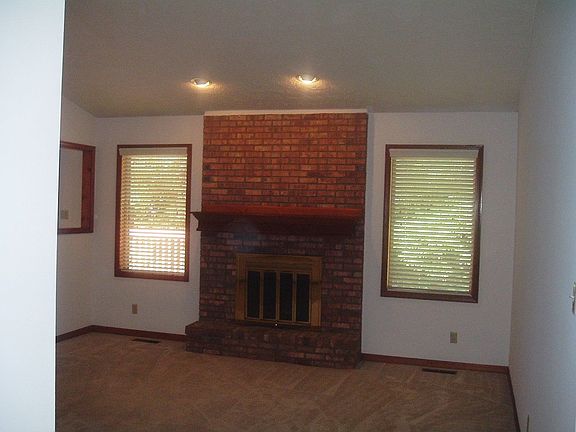 3rd image of 8547 Chateaugay Dr