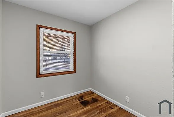 205 Perthshire Rd — Photo 13