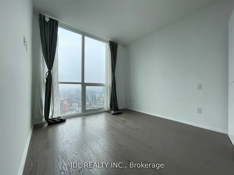 45 Charles St E #4512 — Photo 5