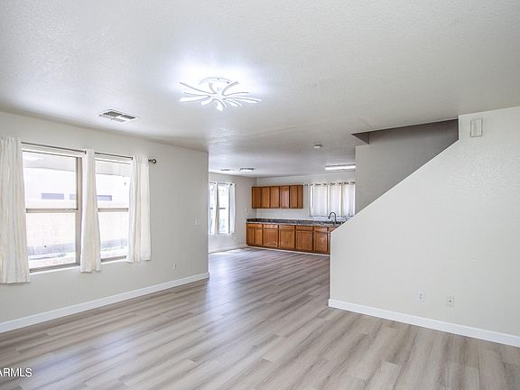 5th image of 1332 S Mosley Court