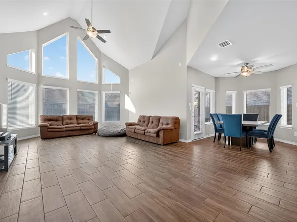 1122 Vidalia Onion Dr, Richmond, TX 77406