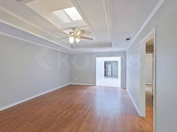 3rd image of 5910 Campus Dr